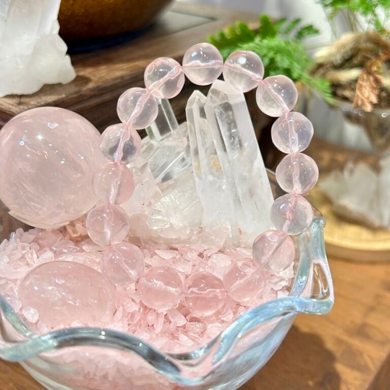 Blush Bloom - Rose Quartz Pineapple-Cut Bracelet detail 1
