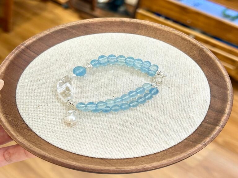 Ocean Clarity - Aquamarine, Pearl & Clear Quartz Bracelet detail 1